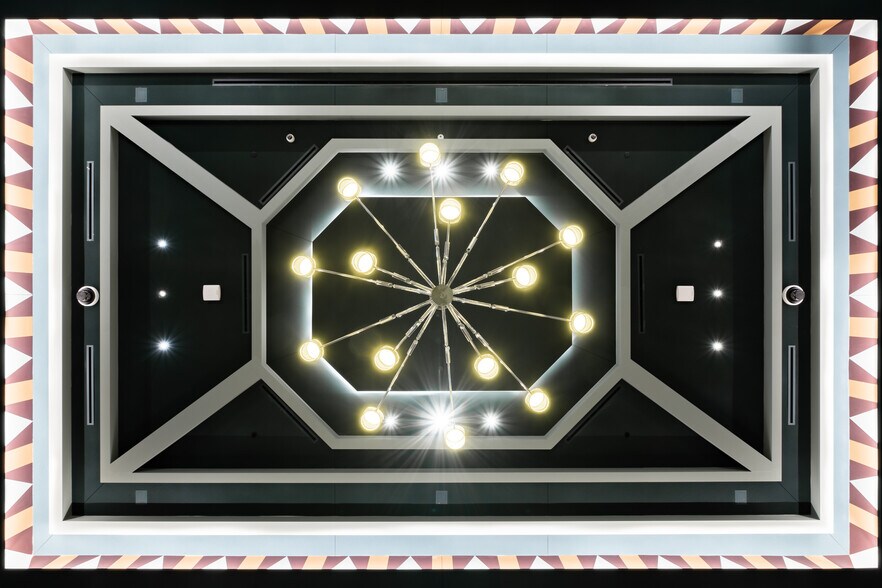 More Photos Of 1910-1918 Chestnut St, Philadelphia Freestanding For Lease