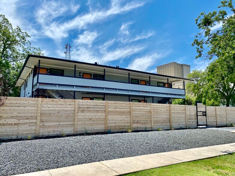 More Photos Of 4400 San Jacinto St, Dallas Multifamily For Sale