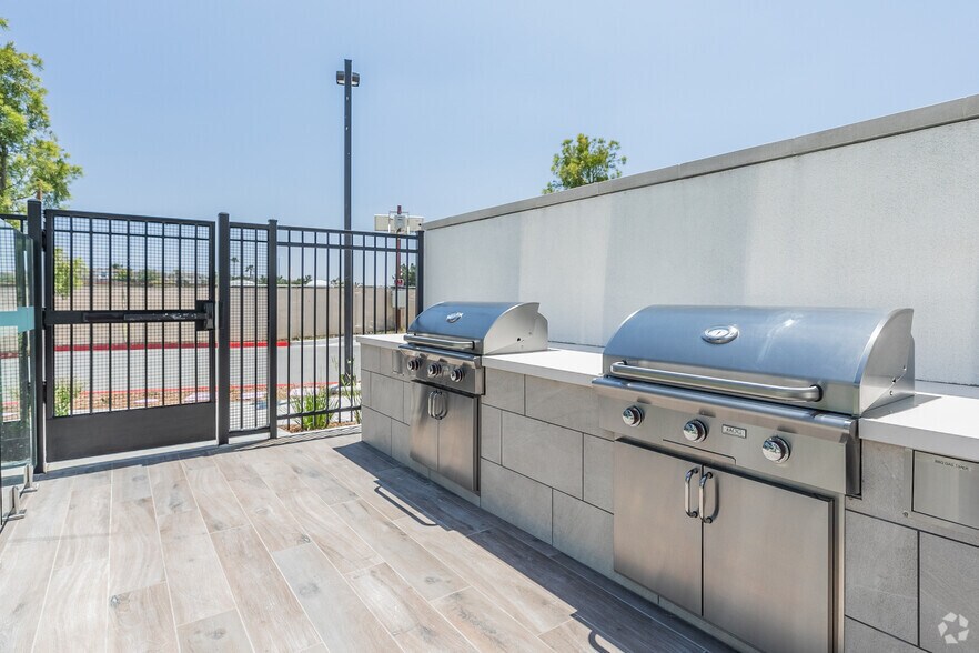 More Photos Of 1445 Town Center Dr, Chula Vista Apartments For Lease