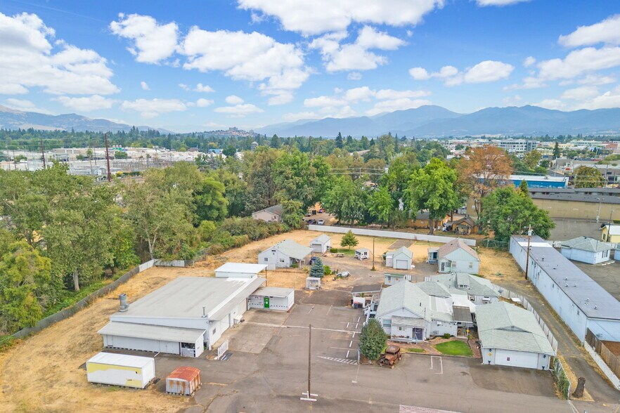 More Photos Of 844 N Riverside Ave, Medford Land For Sale