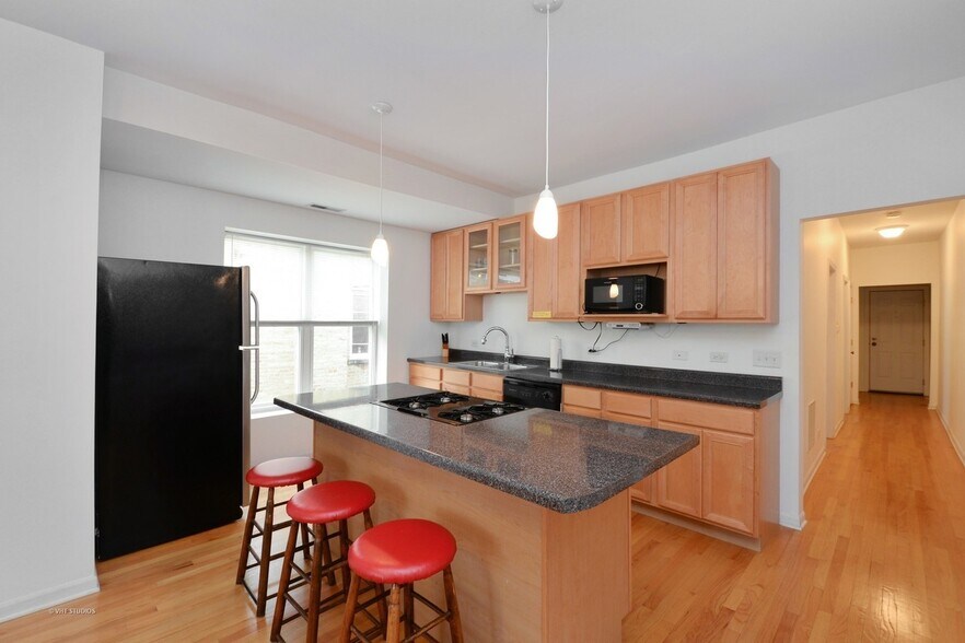 More Photos Of 108 N Hamlin Blvd, Chicago Apartments For Sale
