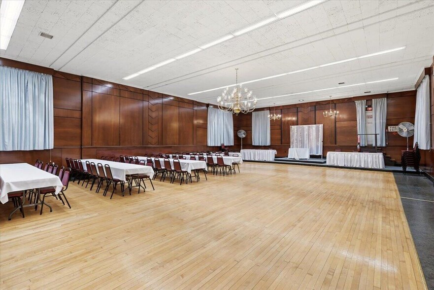 More Photos Of 530 1st Ave, Council Bluffs Lodge Meeting Hall For Sale
