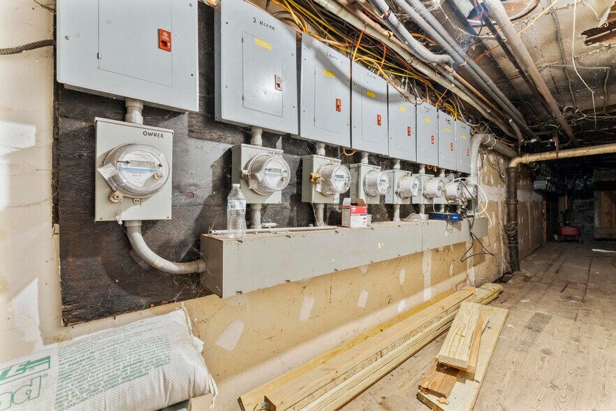 More Photos Of 28 Hill St, Waterbury Apartments For Sale