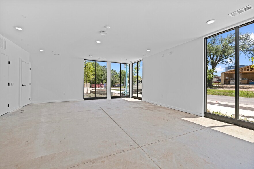 More Photos Of 337 SE 3rd St, Bentonville Multifamily For Sale