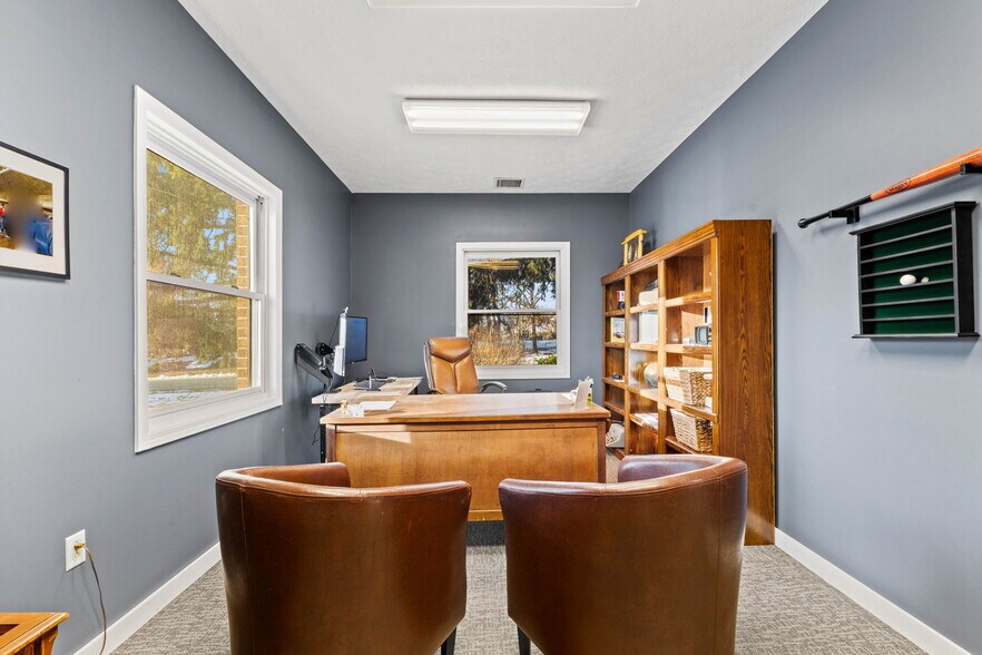 More Photos Of 1542 E Greyhound Pass, Carmel Medical For Lease