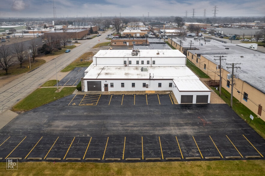 More Photos Of 223 Interstate Rd, Addison Light Manufacturing For Sale