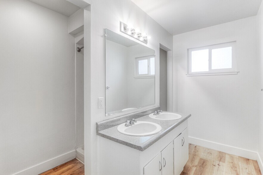 More Photos Of 1445 W 3rd St, Chico Apartments For Sale