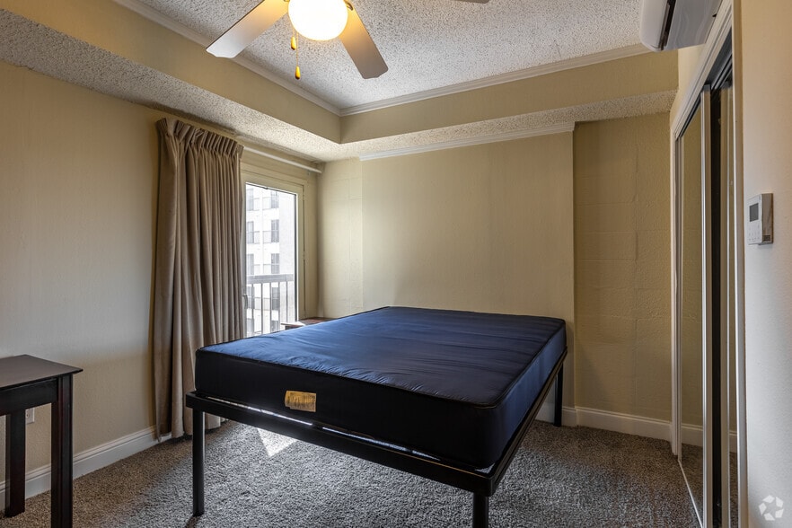 More Photos Of 1001 University Ave, Lubbock Apartments For Lease