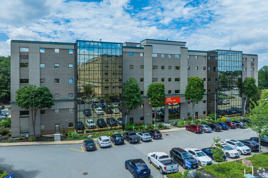 More Photos Of 500 W Cummings Park, Woburn Office For Lease