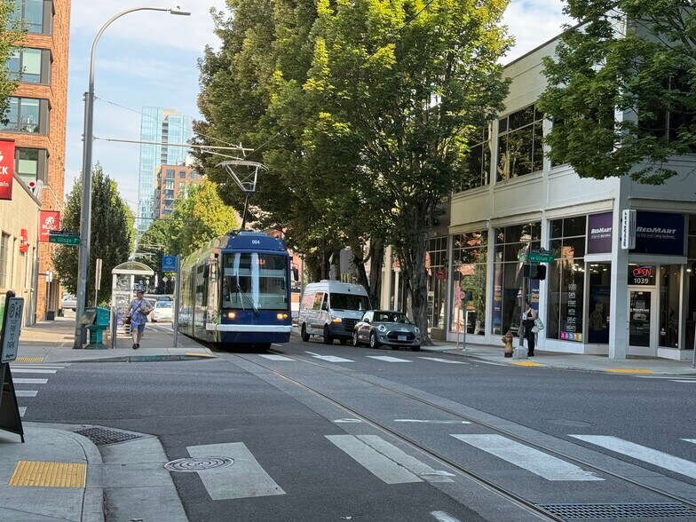 More Photos Of 1100 NW Glisan St, Portland Office For Lease