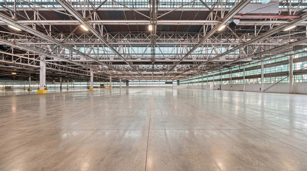 More Photos Of 2800 Eastern Blvd, Middle River Distribution For Lease
