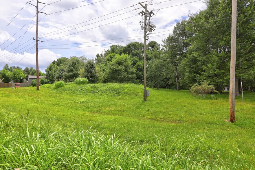 More Photos Of 1801-1803 Waldrep Cir, Marietta Land For Lease