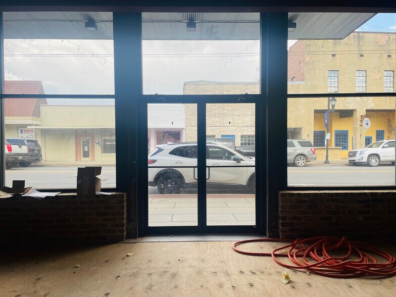 More Photos Of 109 Main Street, Columbiana Office For Lease