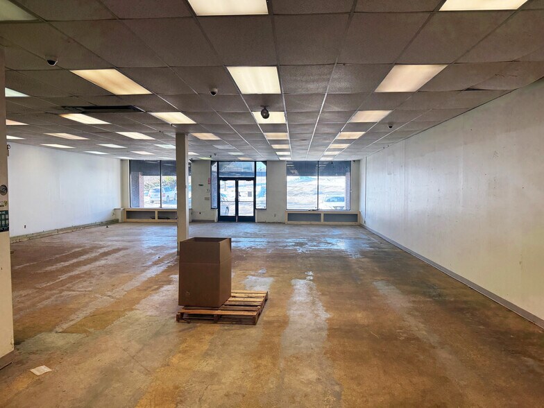 More Photos Of 171 Capitol St, Augusta Storefront For Lease