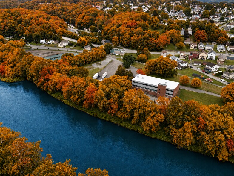More Photos Of 1 Kiski Ave, Leechburg Office For Sale
