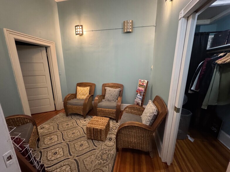 More Photos Of 51 E Lee St, Warrenton Storefront Retail Office For Sale