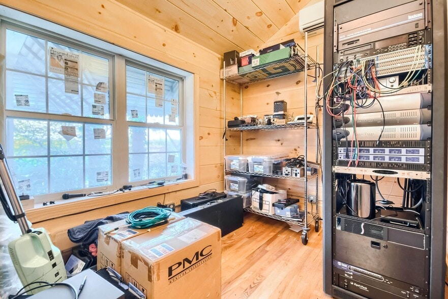 More Photos Of 1440 Woodmont Ln, Atlanta Loft Creative Space For Sale