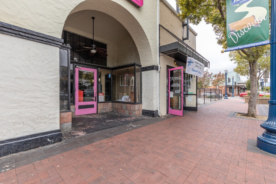 More Photos Of 835-837 Texas St, Fairfield Storefront For Lease