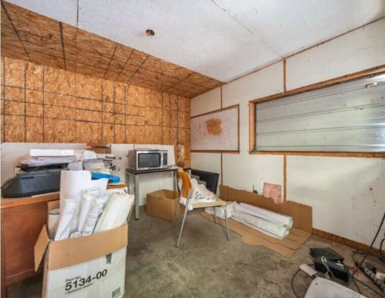 More Photos Of 895 Market st, Redding Industrial For Lease