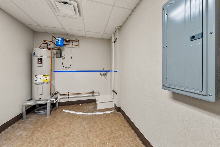 More Photos Of 2166 NW Vine St, Grants Pass Medical For Sale