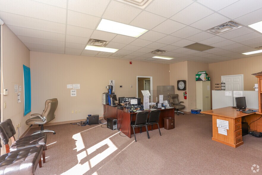 More Photos Of 1656 Benton Rd, Bossier City Loft Creative Space For Lease