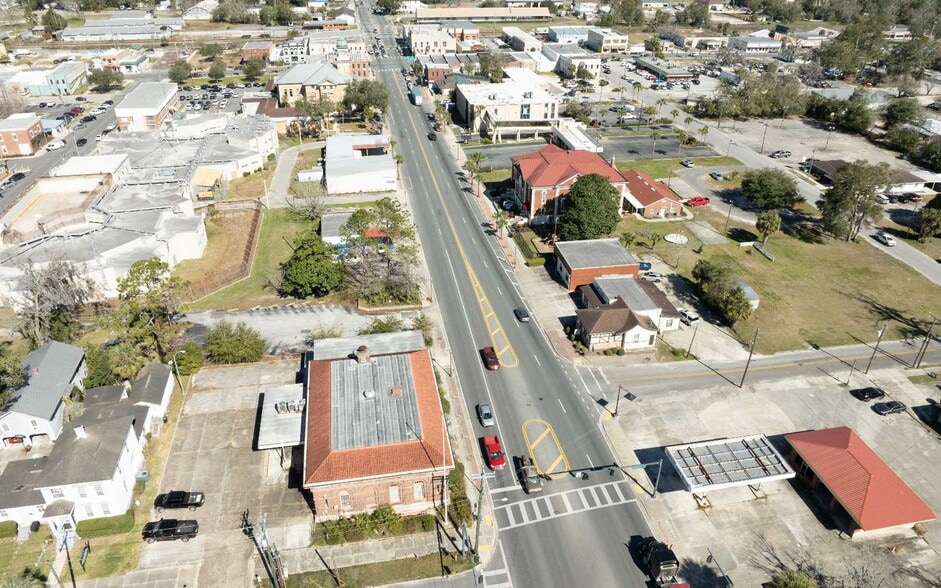 More Photos Of 400 S Ohio Ave, Live Oak Post Office For Sale