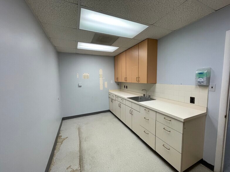More Photos Of 11325 Pembrooke Sq, Waldorf Medical For Lease