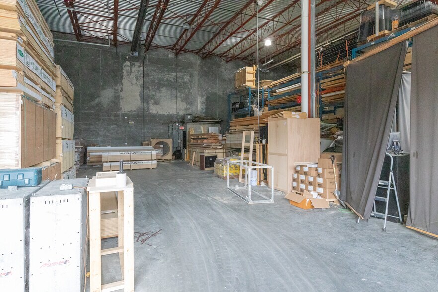 More Photos Of 30781 Simpson Rd, Abbotsford Warehouse For Lease