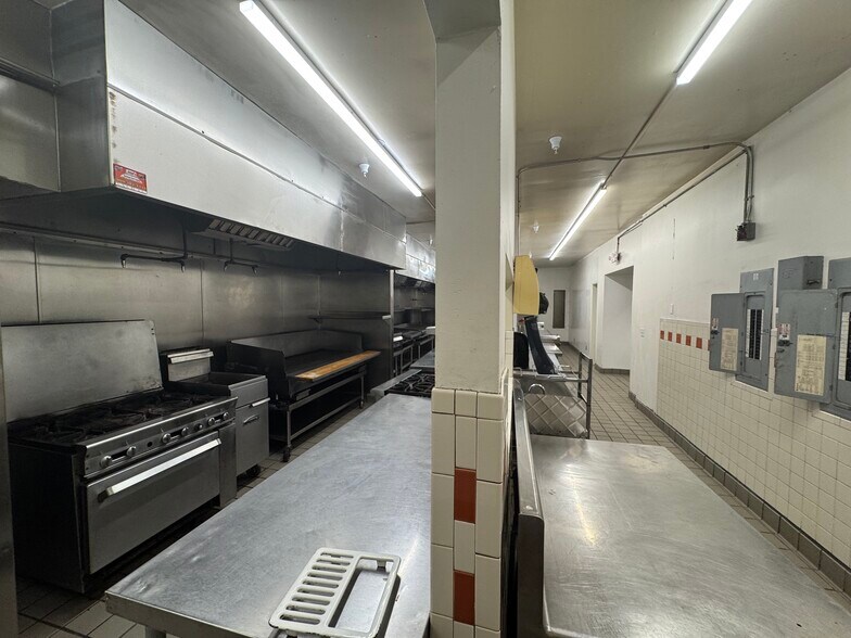 More Photos Of 13526 Central Ave, Chino Restaurant For Sale