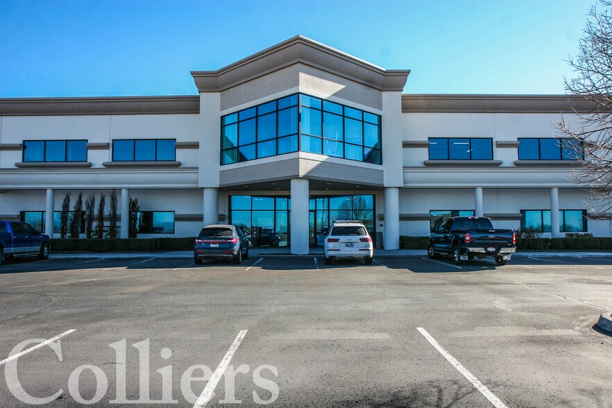 More Photos Of 1550 S Tech Ln, Meridian Showroom For Lease