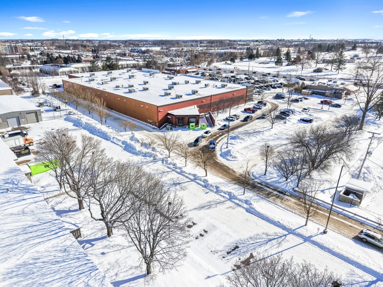 More Photos Of 4901-4923 28th St SE, Grand Rapids Storefront For Sale