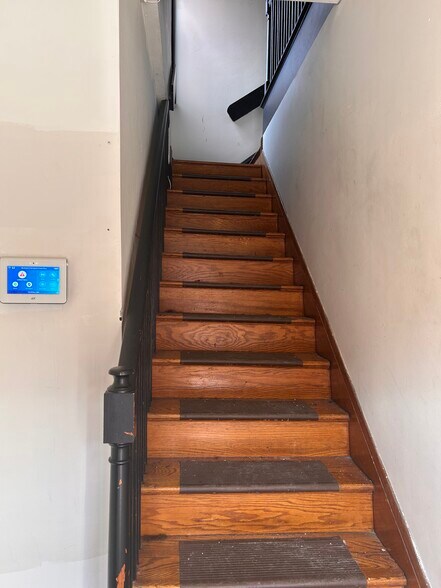 More Photos Of 7915-7917 Harford Rd, Parkville Storefront Retail Office For Lease