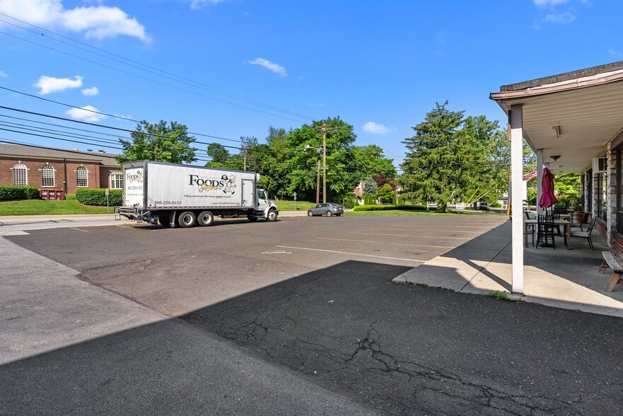 More Photos Of 513-519 Germantown Pike, Lafayette Hill Storefront For Lease