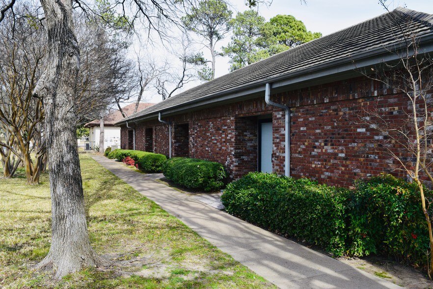 More Photos Of 911 Medical Centre Dr, Arlington Medical For Lease