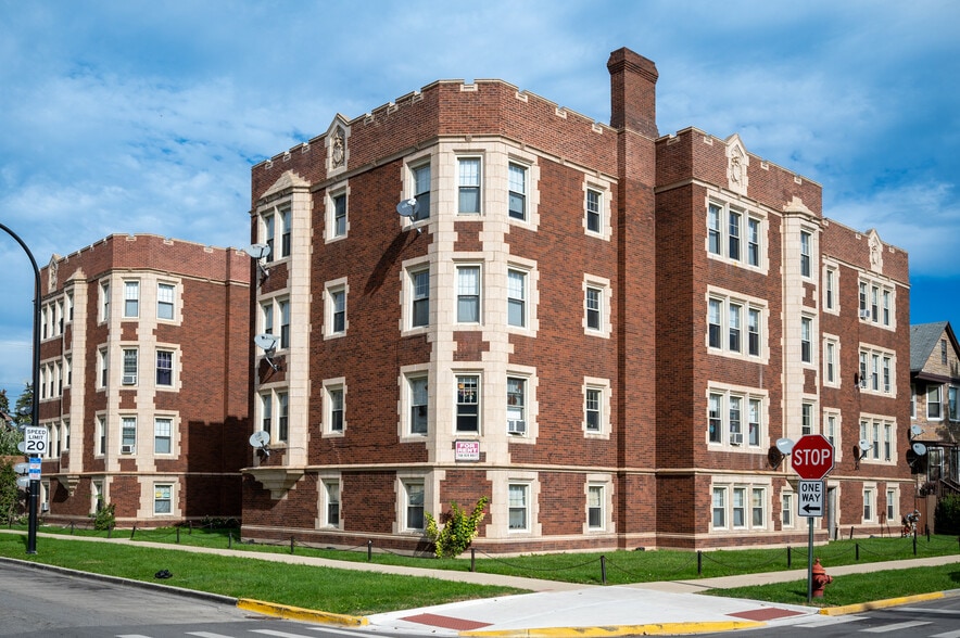 More Photos Of 2341 S 53rd Ave, Cicero Apartments For Sale