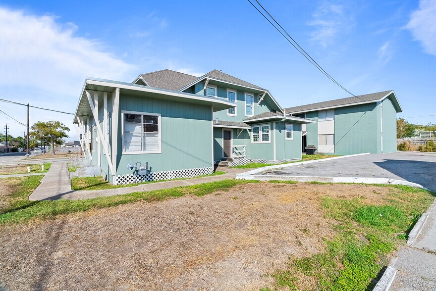 More Photos Of 800-802 Hancock Ave, Corpus Christi Apartments For Sale