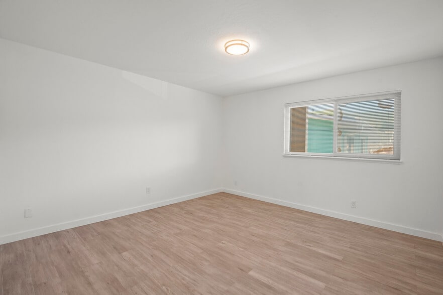 More Photos Of 1625 Palmetto Ave, Pacifica Apartments For Sale