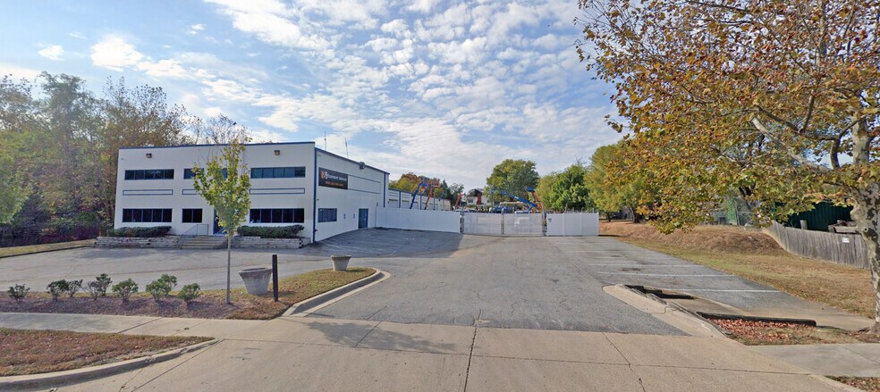 Primary Photo Of 8101 Parston Dr, Forestville Warehouse For Lease
