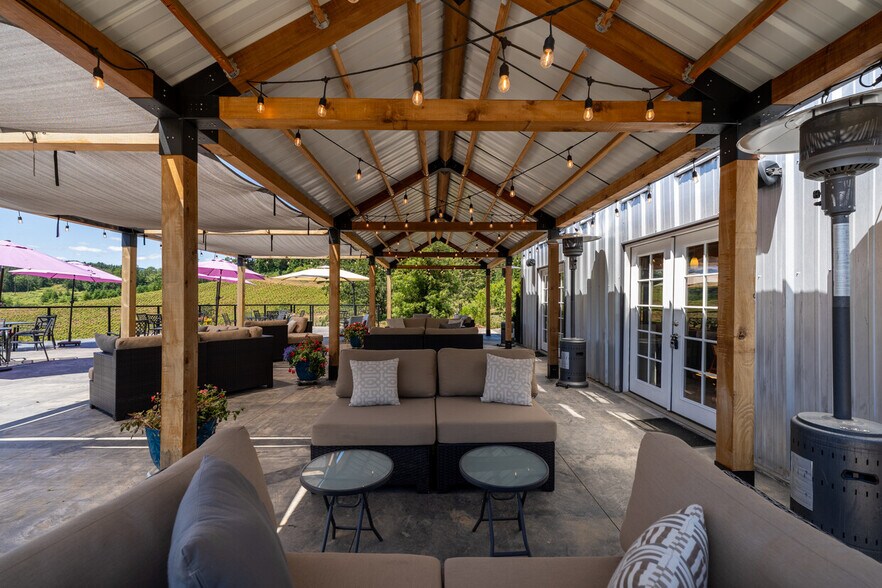 More Photos Of 12000 NW Old Wagon Rd, Carlton Winery Vineyard For Sale