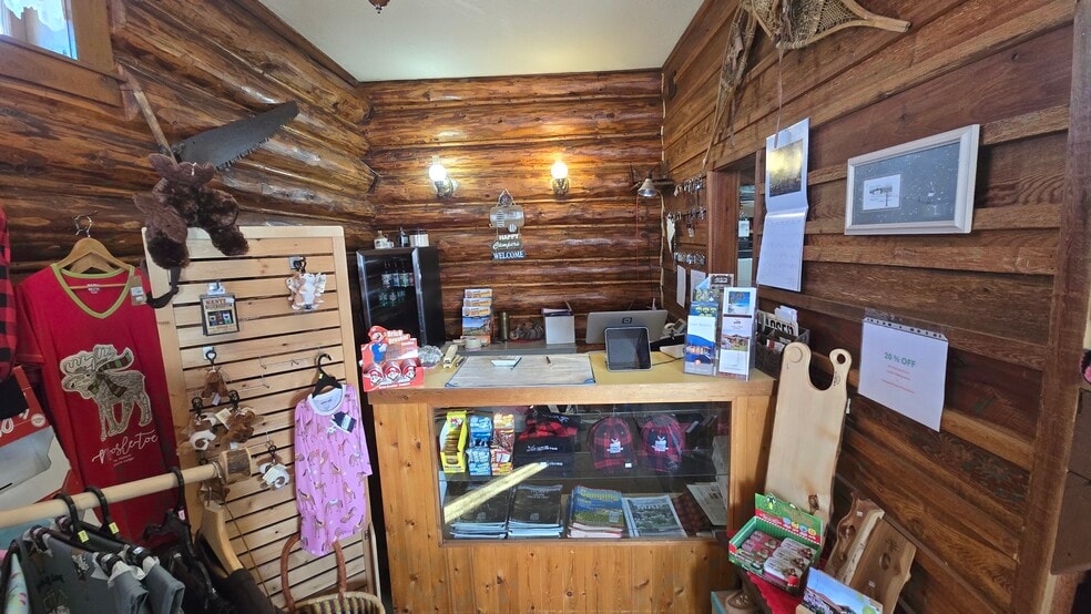 More Photos Of 1080 Stack Valley Rd, Cariboo Hotel For Sale