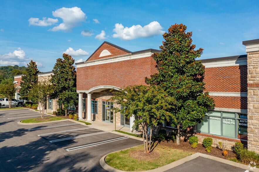 More Photos Of 3011 Harrah Dr, Spring Hill Office For Lease