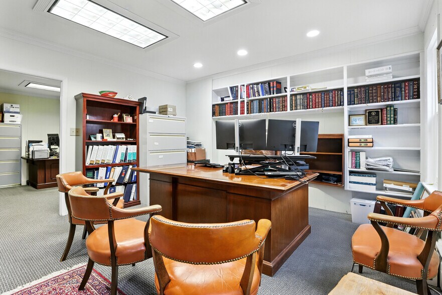 More Photos Of 616 N Washington St, Alexandria Office For Lease