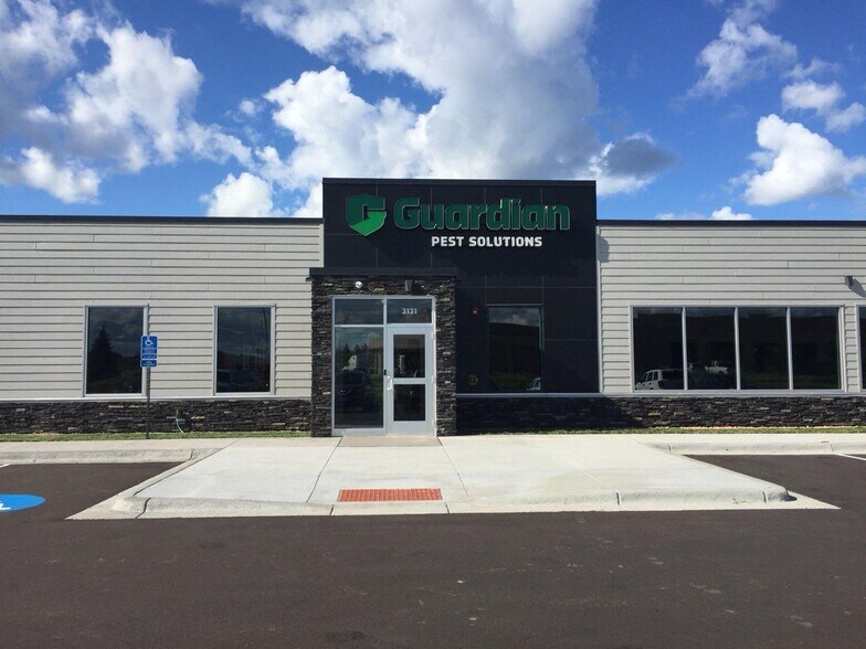 More Photos Of 3131 Halvor Ln, Superior Light Distribution For Lease