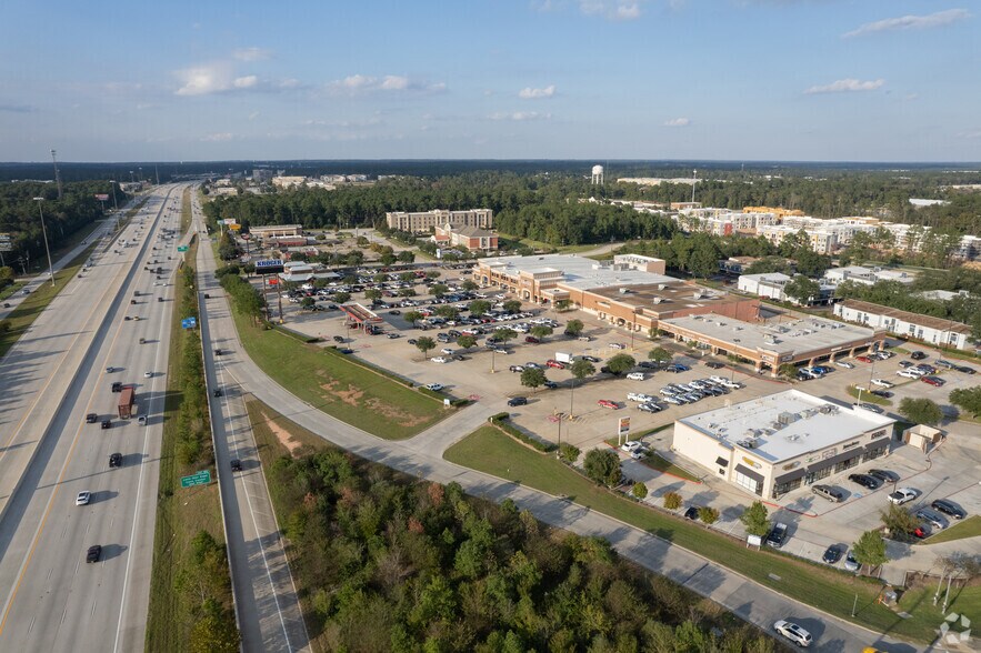 More Photos Of 2200-2222 N I-45, Conroe Unknown For Lease