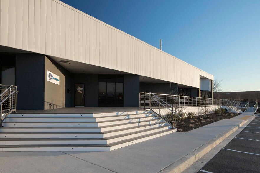 More Photos Of 6200 Seaforth St, Baltimore Flex For Sale