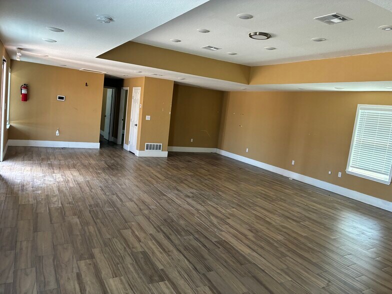 More Photos Of 1900 E Veterans Memorial Blvd, Killeen Auto Dealership For Lease