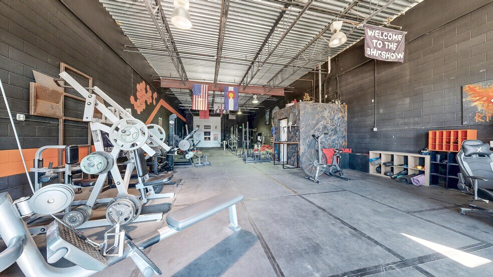 More Photos Of 943-965 E 11th St, Loveland Warehouse For Sale