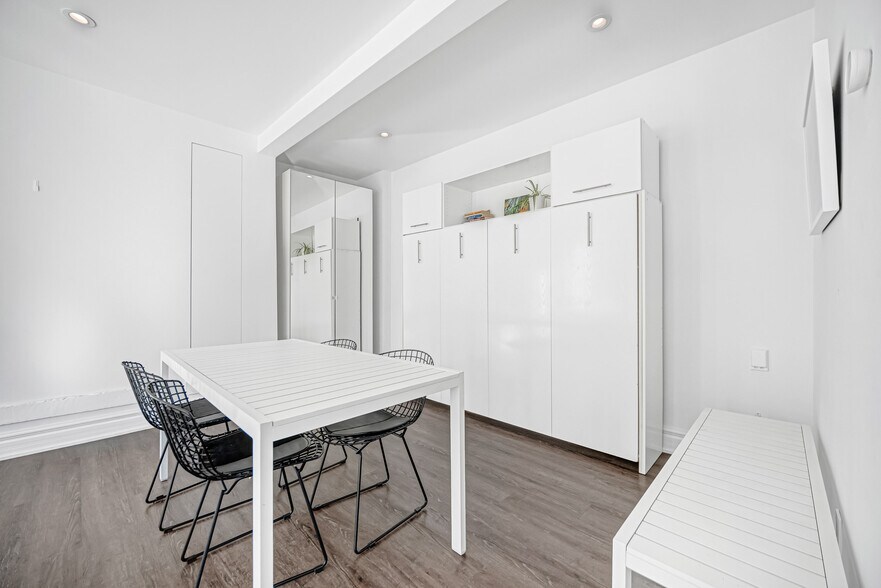 More Photos Of 391 Ontario St, Toronto General Retail For Sale