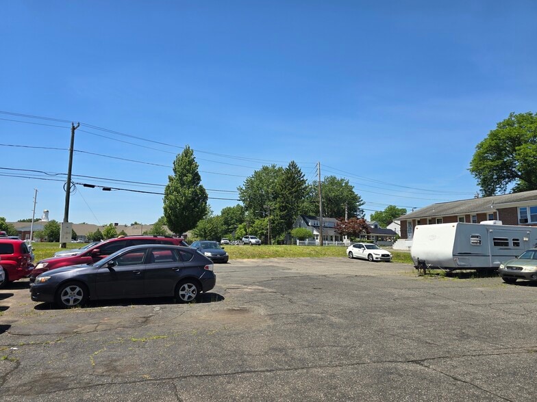 More Photos Of 200 Main St, East Hartford Auto Repair For Sale