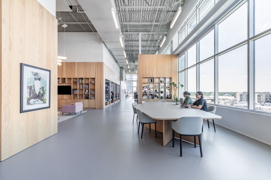 More Photos Of 800 Town And Country Blvd, Houston Coworking Space